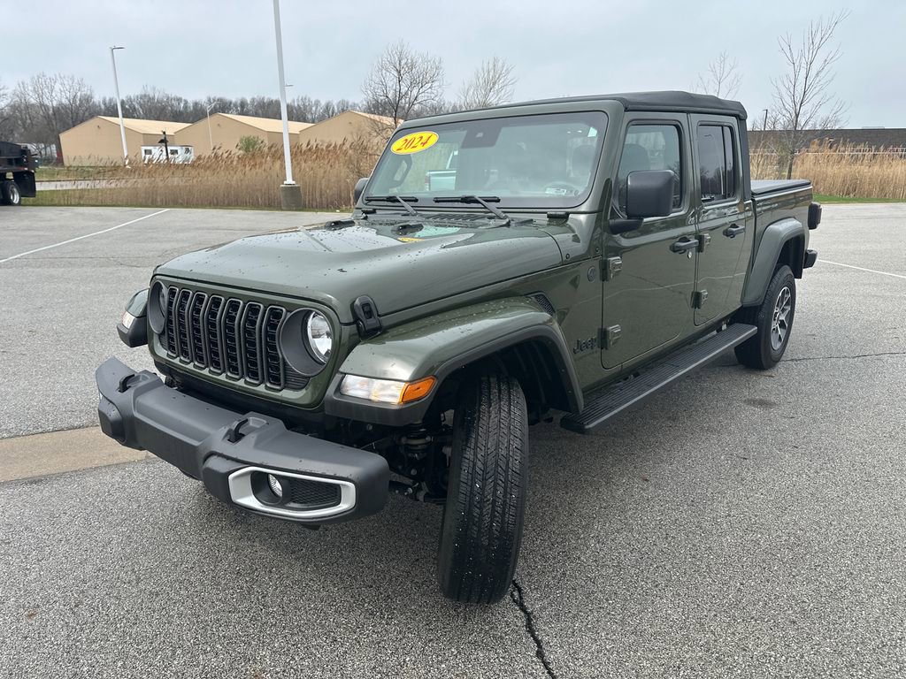 Used 2024 Jeep Gladiator Sport image 7