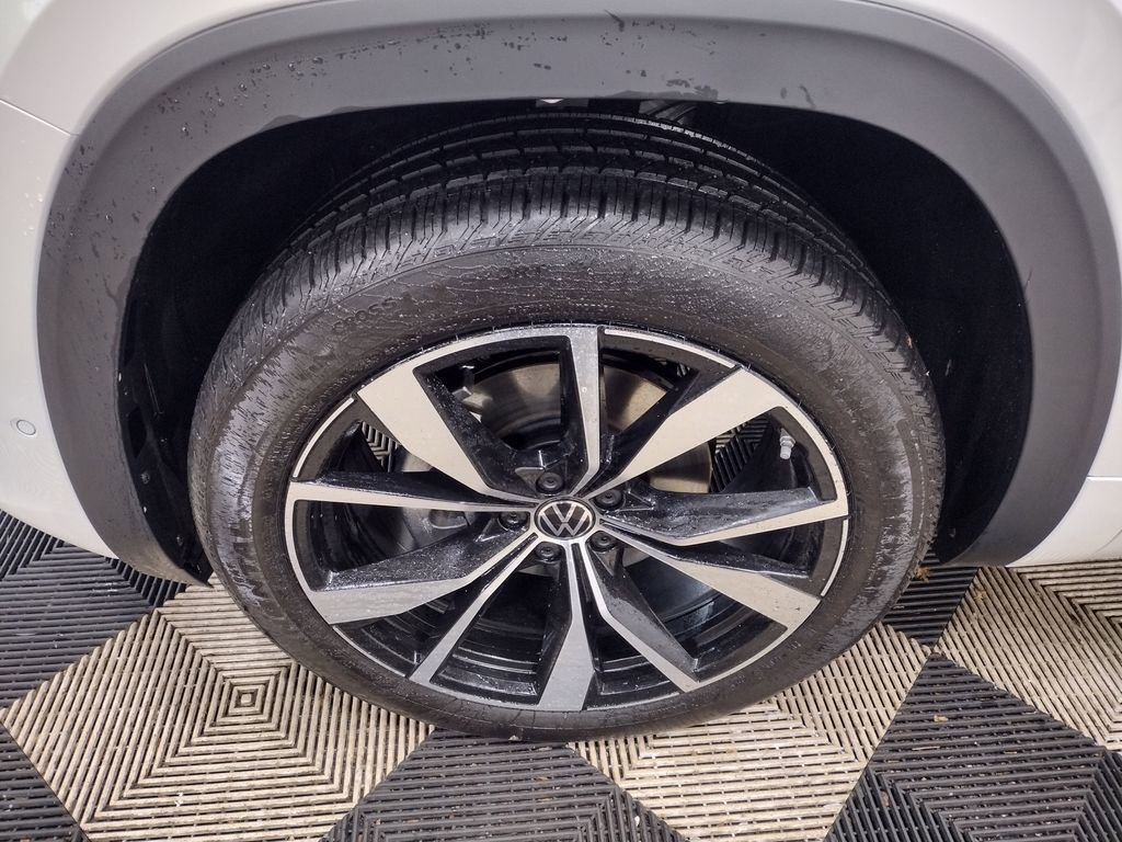 New 2026 Volkswagen Atlas SEL Premium R-Line image 5