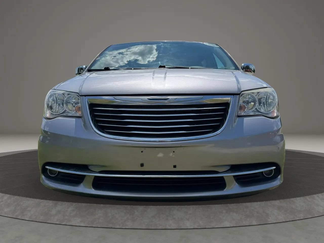 Used 2015 Chrysler Town & Country Limited FWD image 8