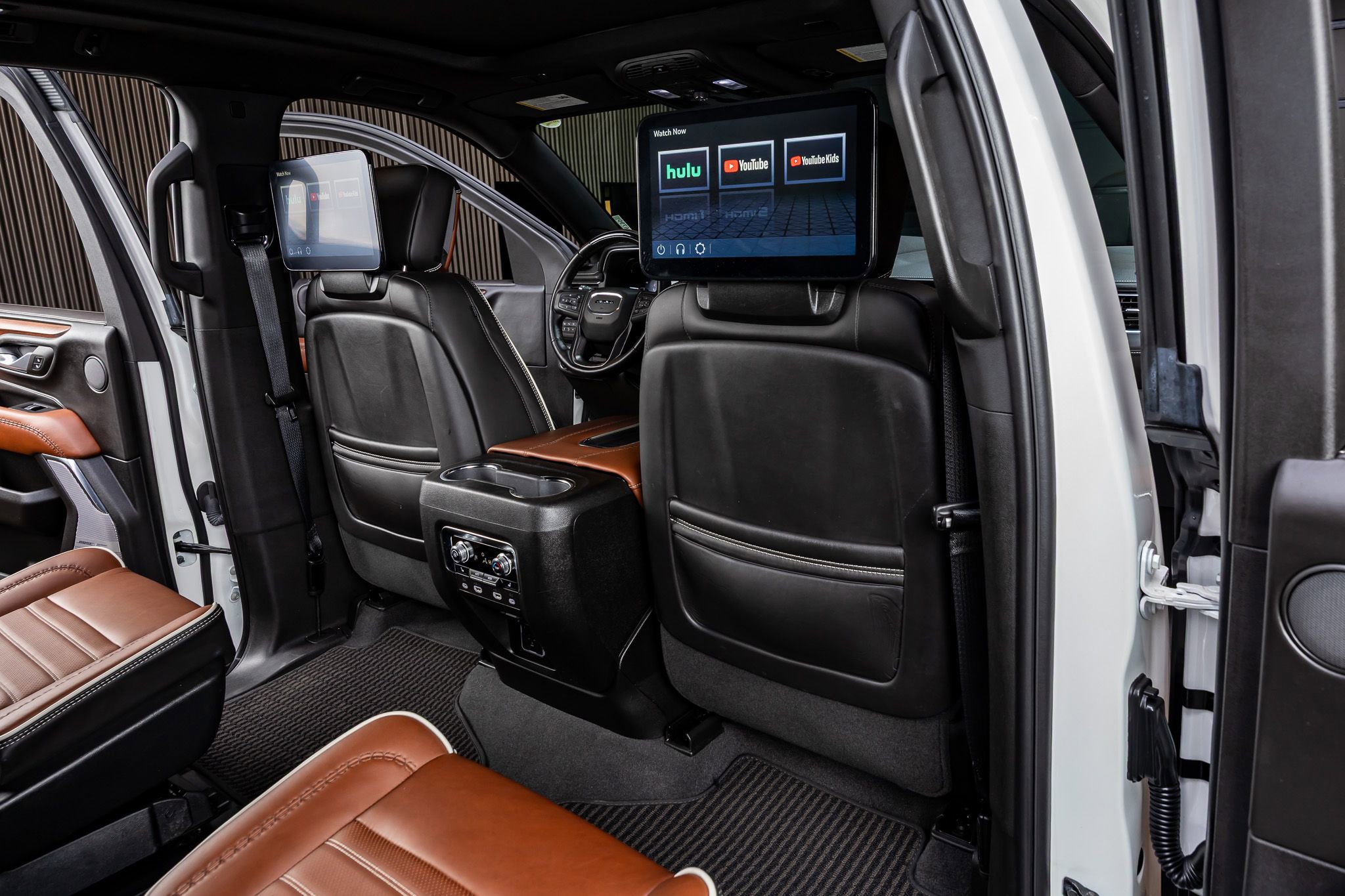 Used 2023 GMC Yukon XL Denali Ultimate image 32