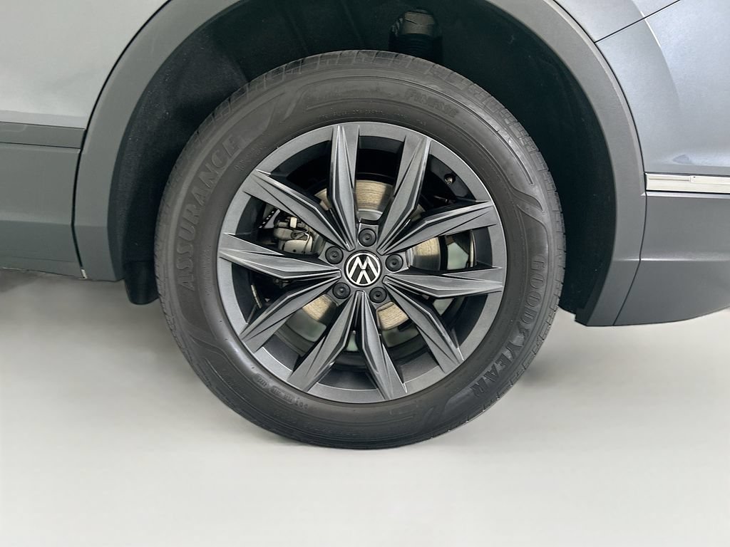 Used 2023 Volkswagen Tiguan SE FWD image 29