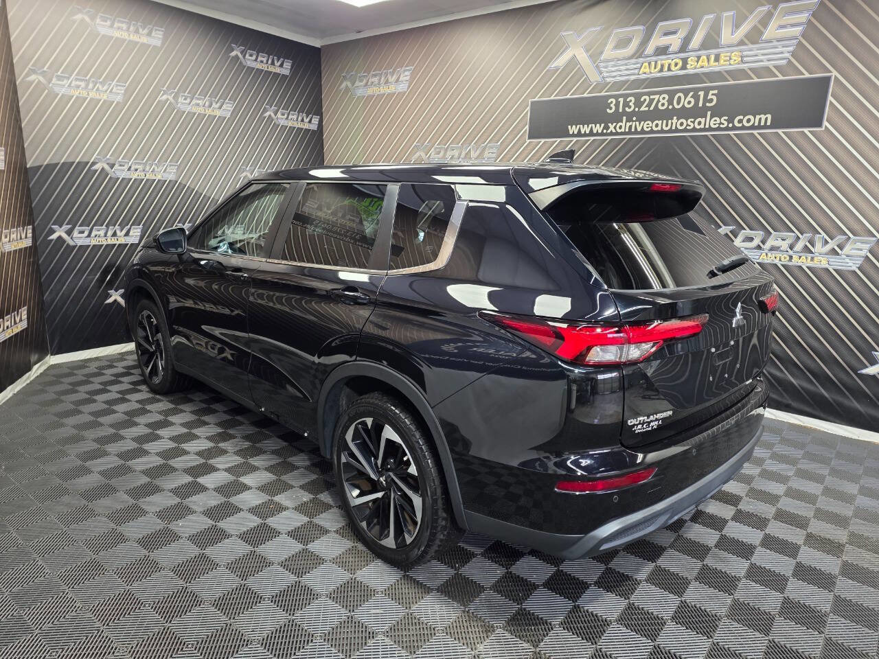 Used 2022 Mitsubishi Outlander ES image 9