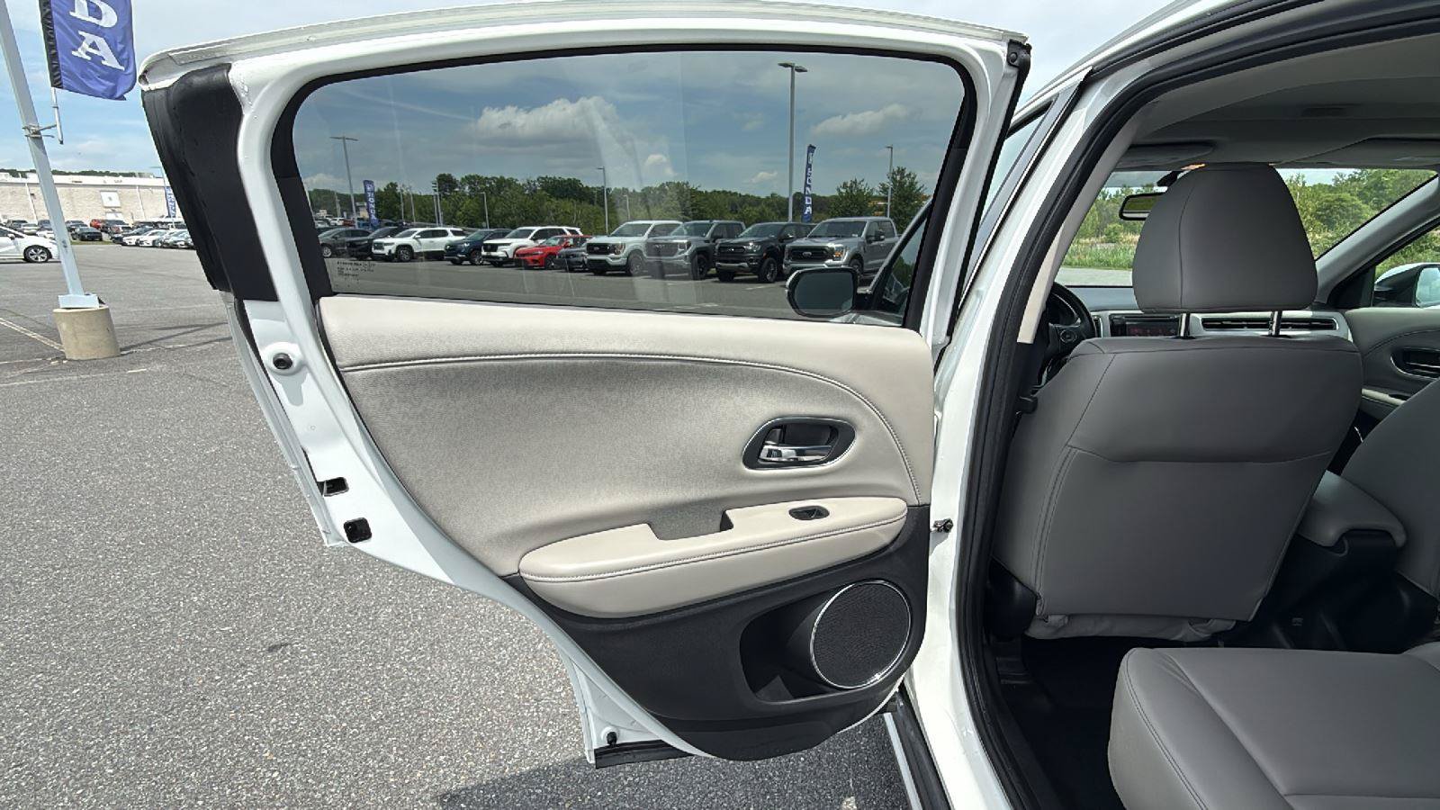 Used 2016 Honda HR-V EX-L image 21