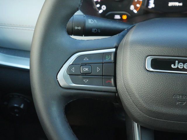 Used 2024 Jeep Compass Limited image 16