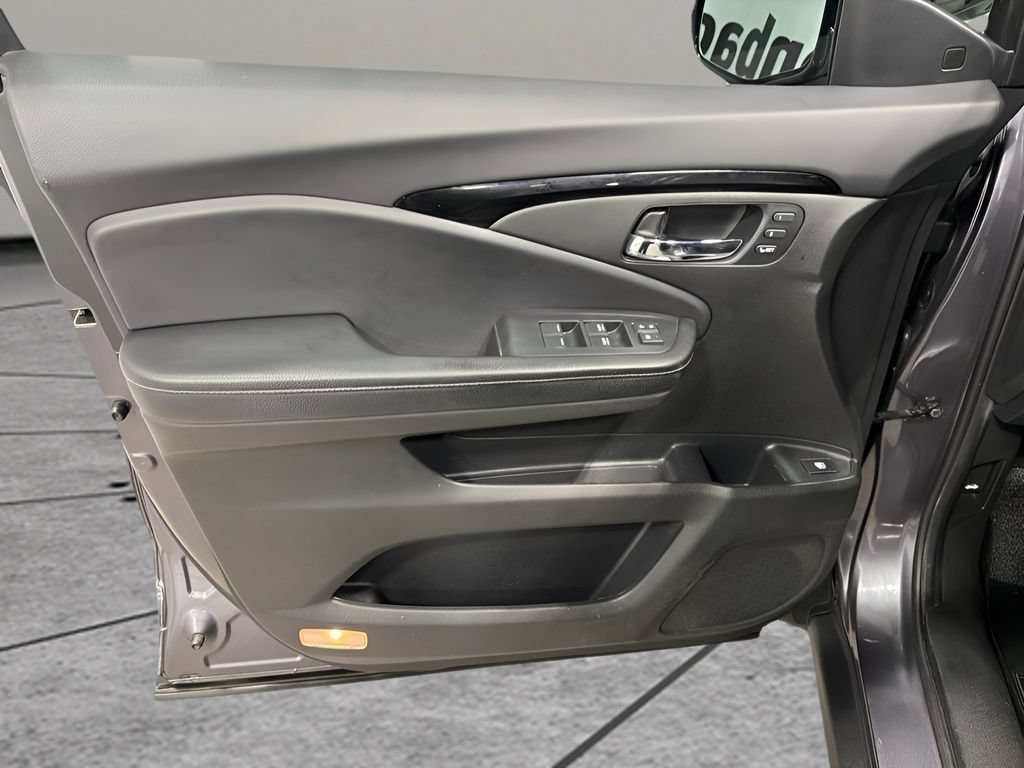 Used 2020 Honda Ridgeline RTL-E image 10