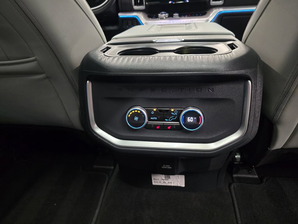 Used 2025 Ford Expedition Max Platinum AWD/4WD image 41