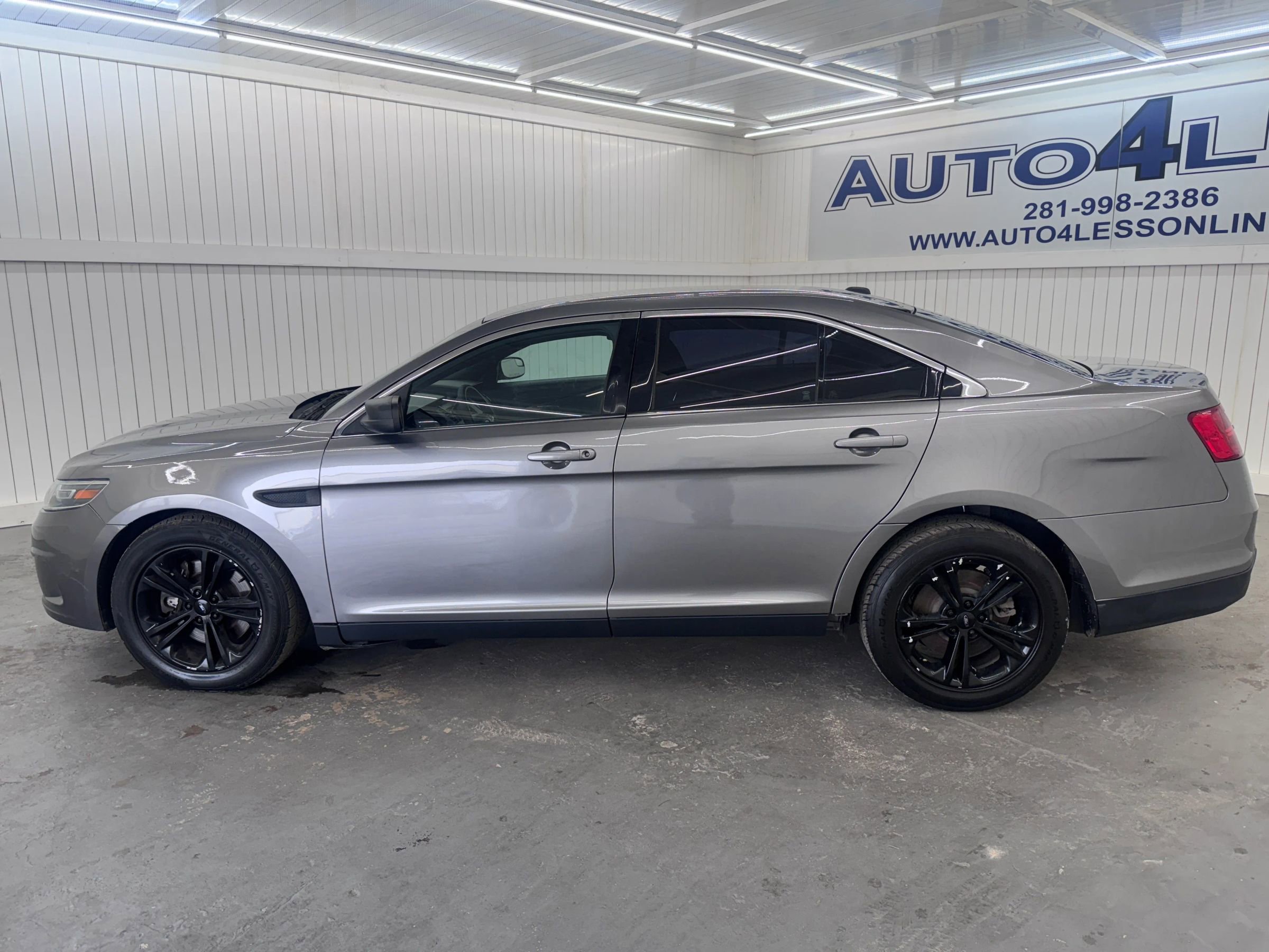 Used 2018 Ford Taurus Police Interceptor FWD image 8