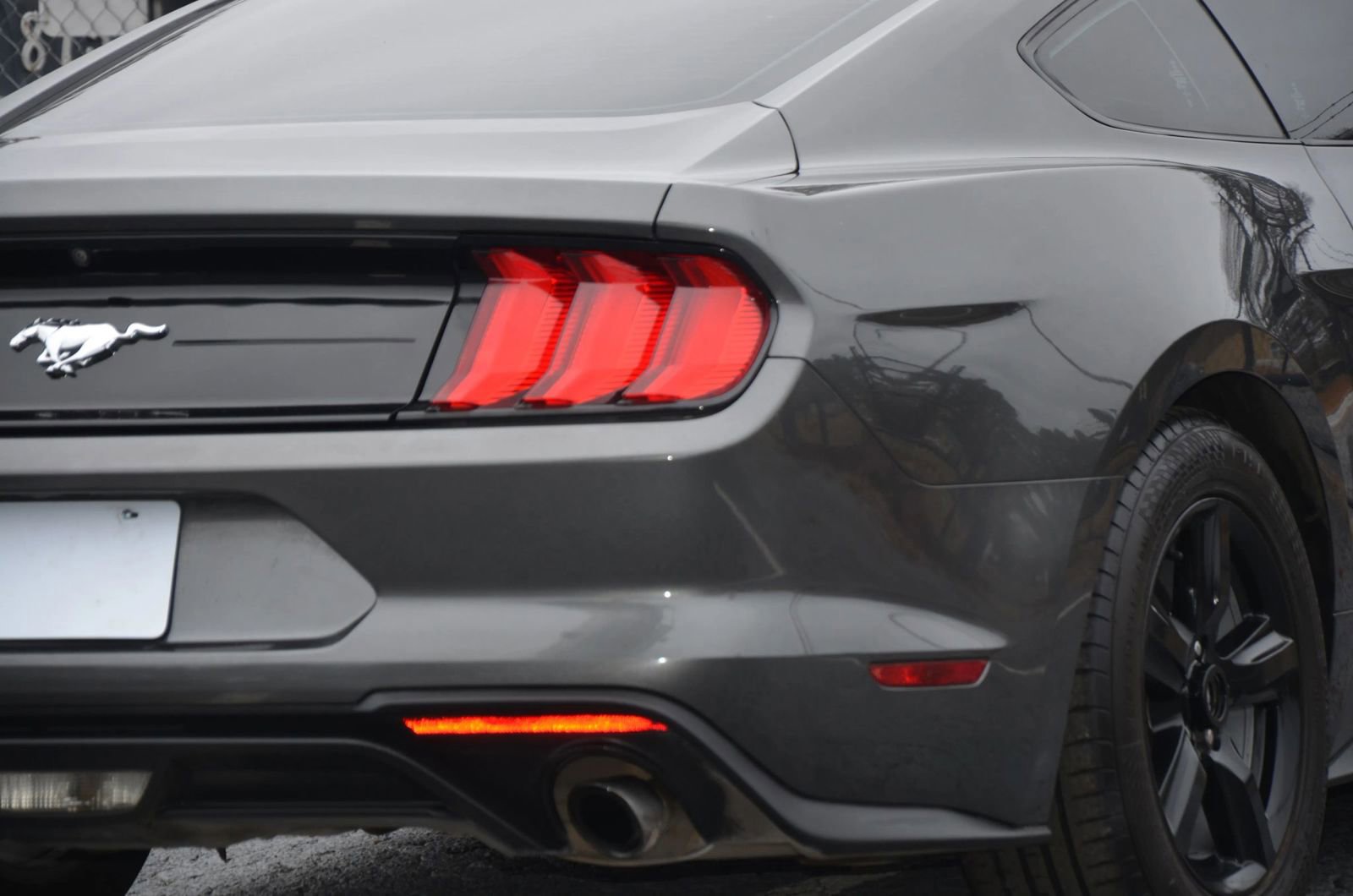 Used 2018 Ford Mustang Coupe image 25