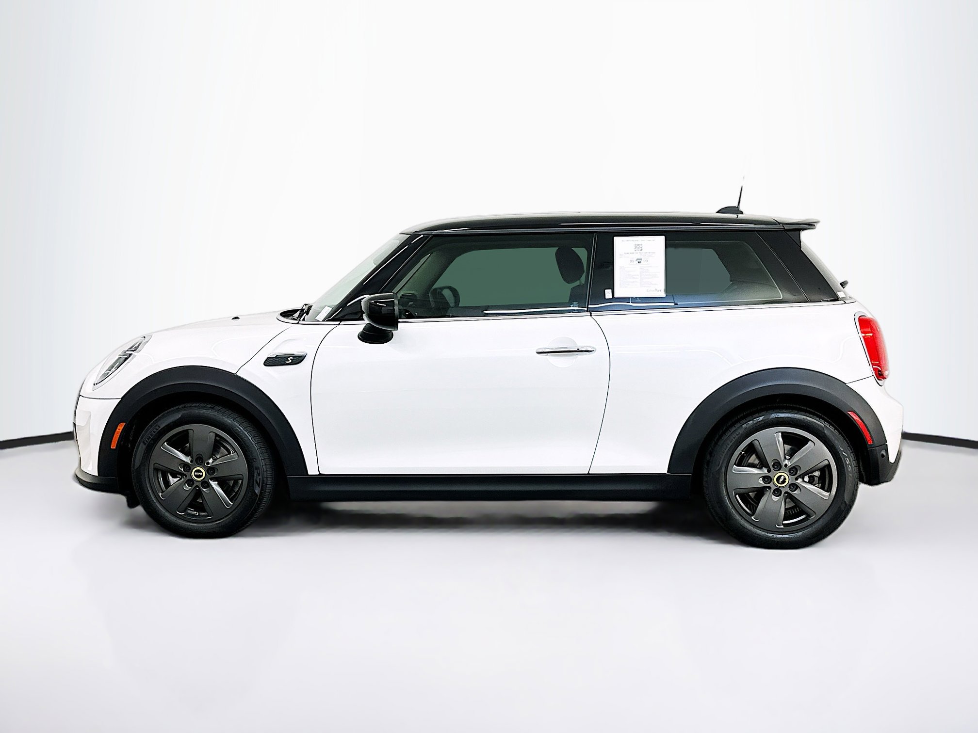 Used 2024 MINI Cooper SE image 4