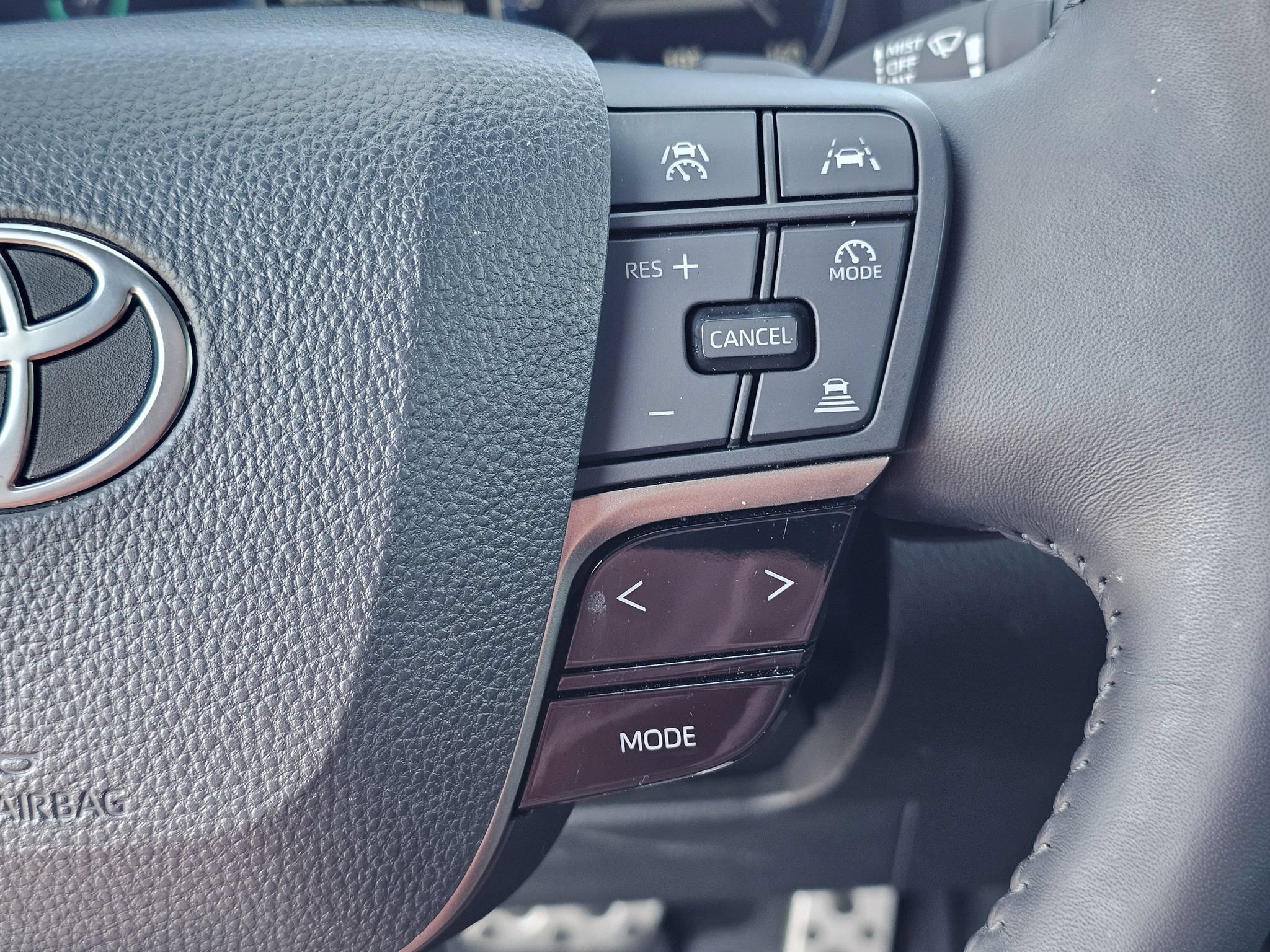 Used 2025 Toyota Camry XSE FWD image 22