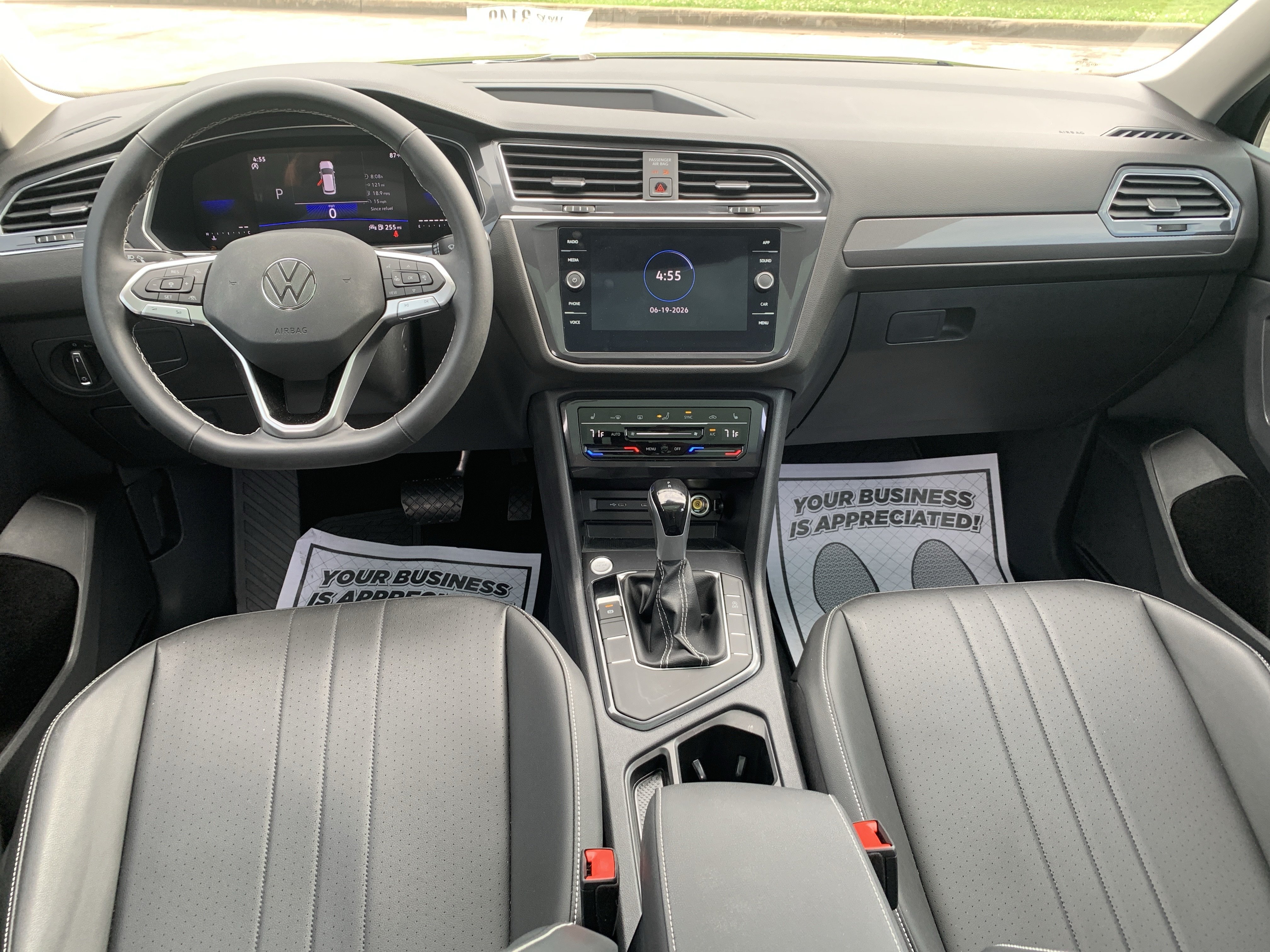 Used 2023 Volkswagen Tiguan SE w/ Panoramic Sunroof Package FWD image 26
