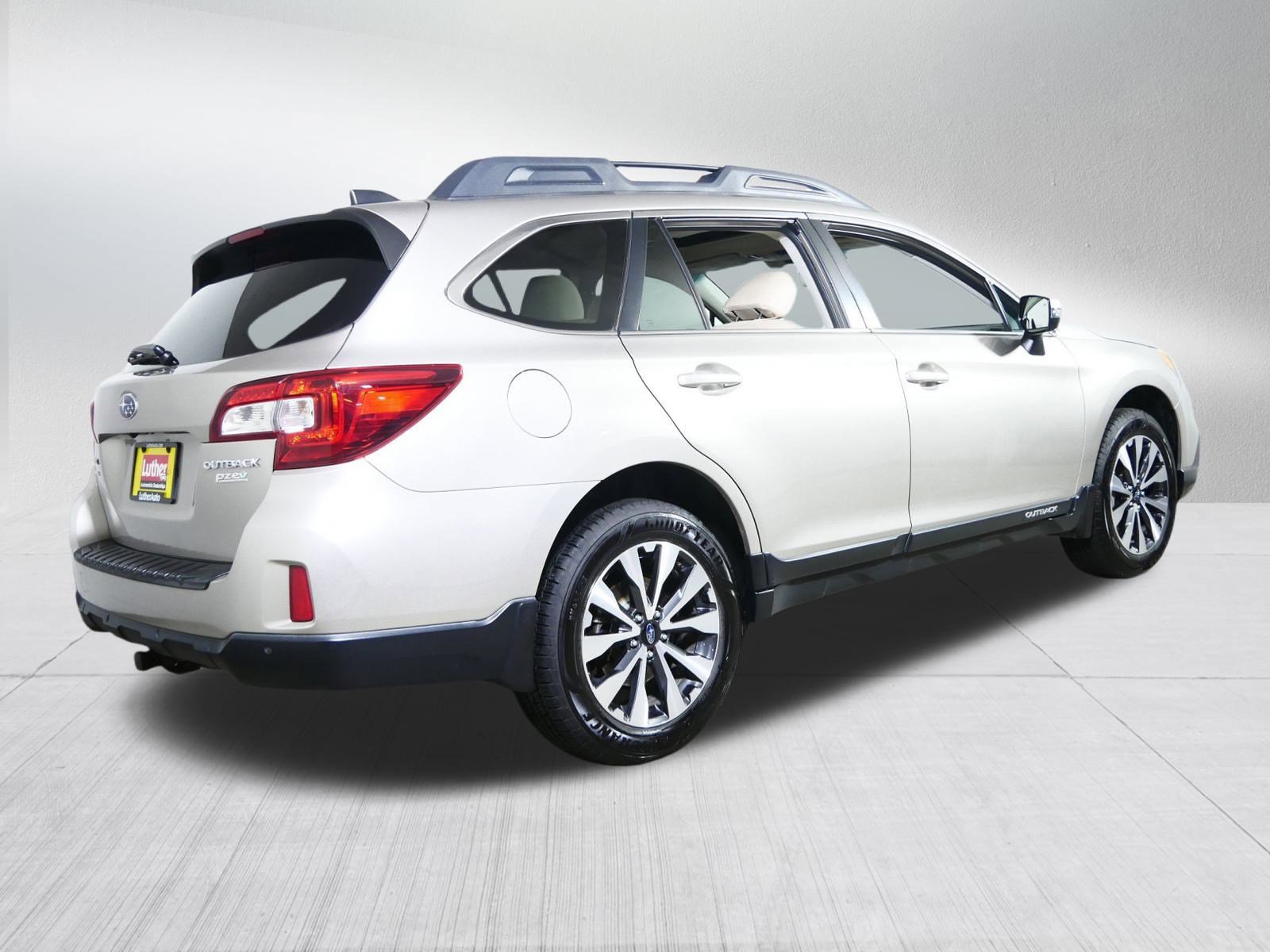 Used 2017 Subaru Outback 2.5i Limited image 7