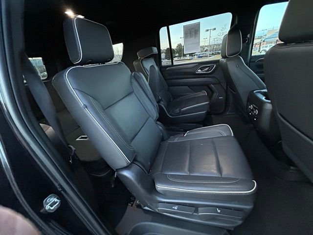 Used 2023 Chevrolet Suburban Premier image 27