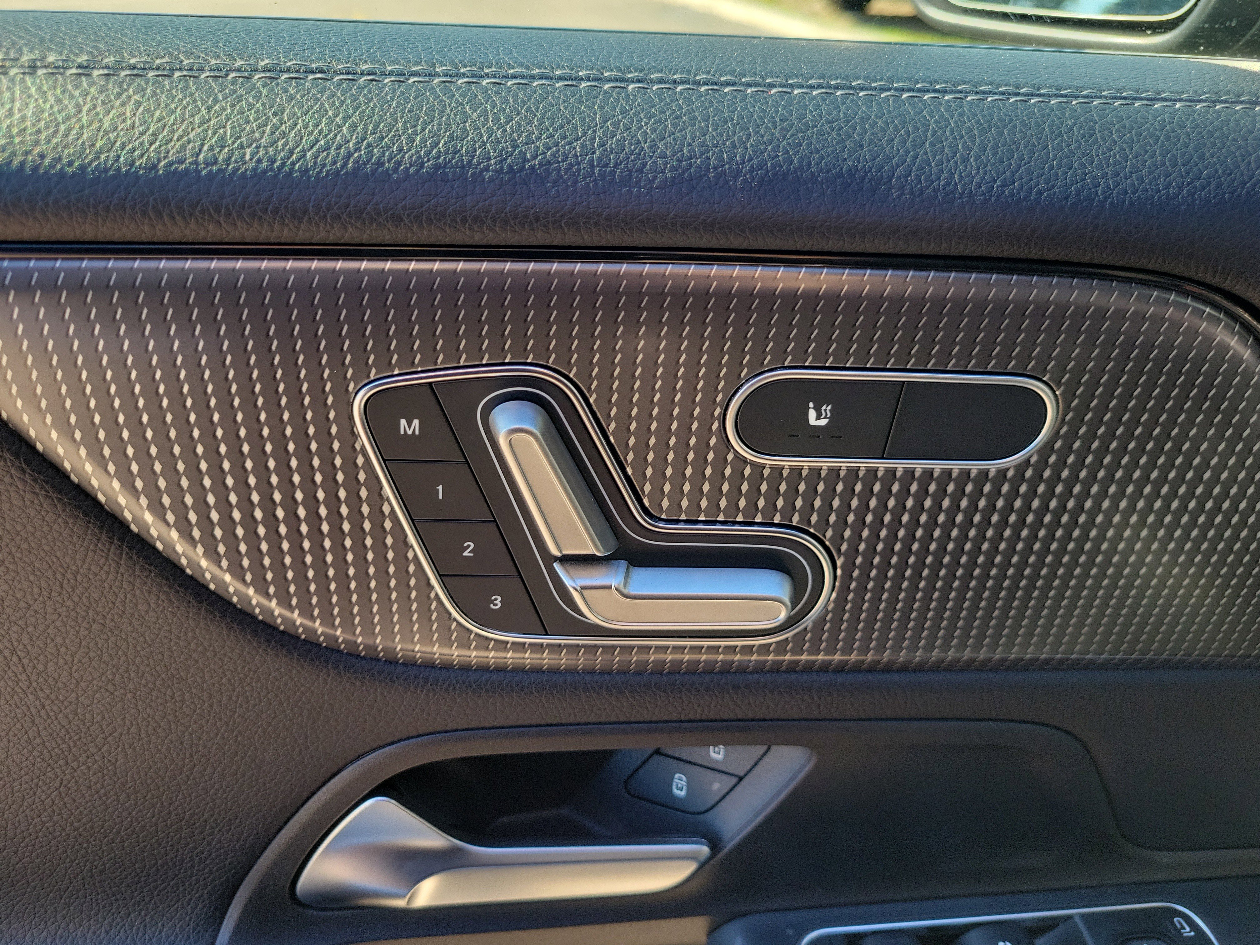 Used 2023 Mercedes-Benz GLB 250 GLB 250 image 24