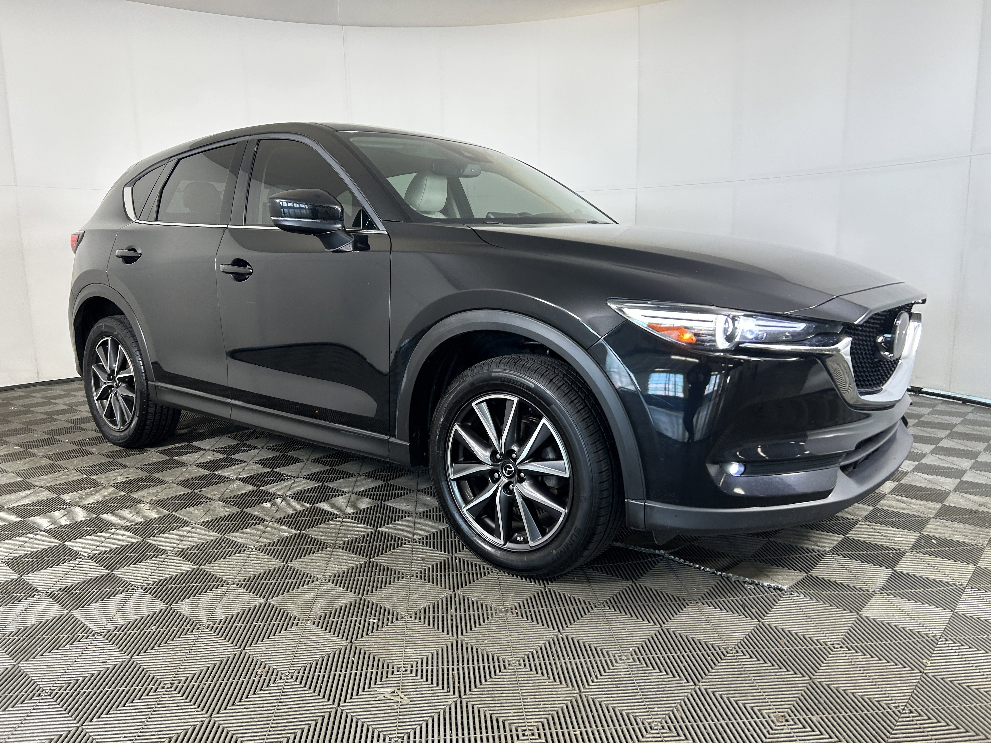 Used 2017 MAZDA CX-5 Grand Touring image 4