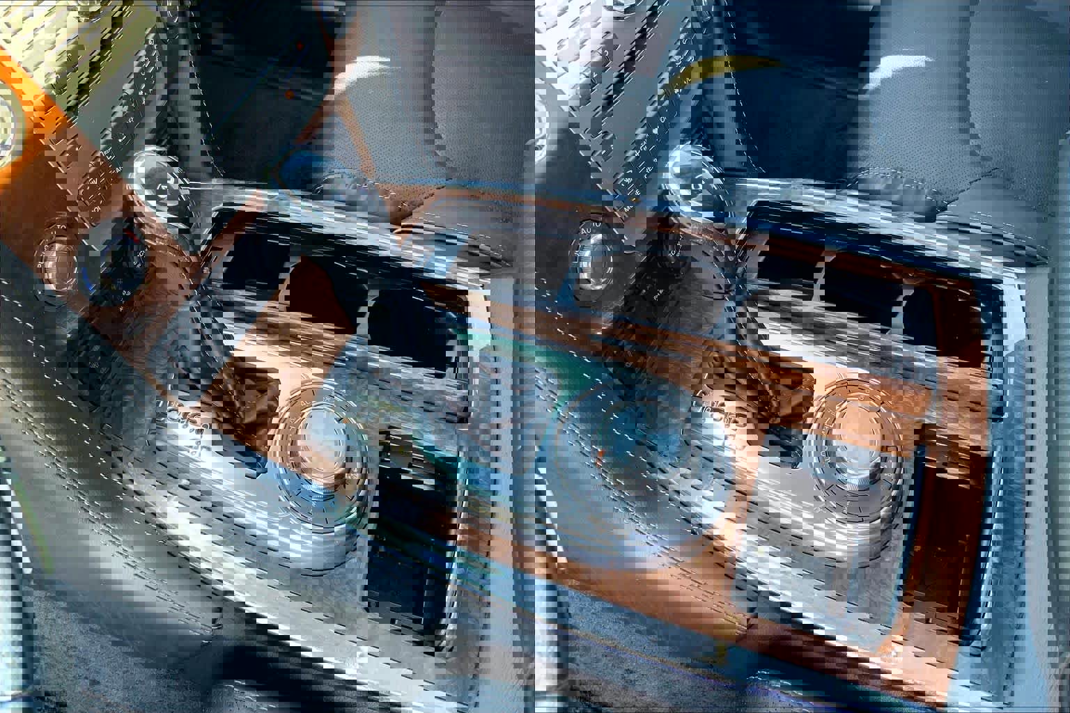 Used 2019 INFINITI QX80 Luxe image 17