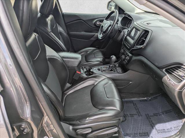 Used 2019 Jeep Cherokee Latitude Plus w/ Cold Weather Group AWD/4WD image 20