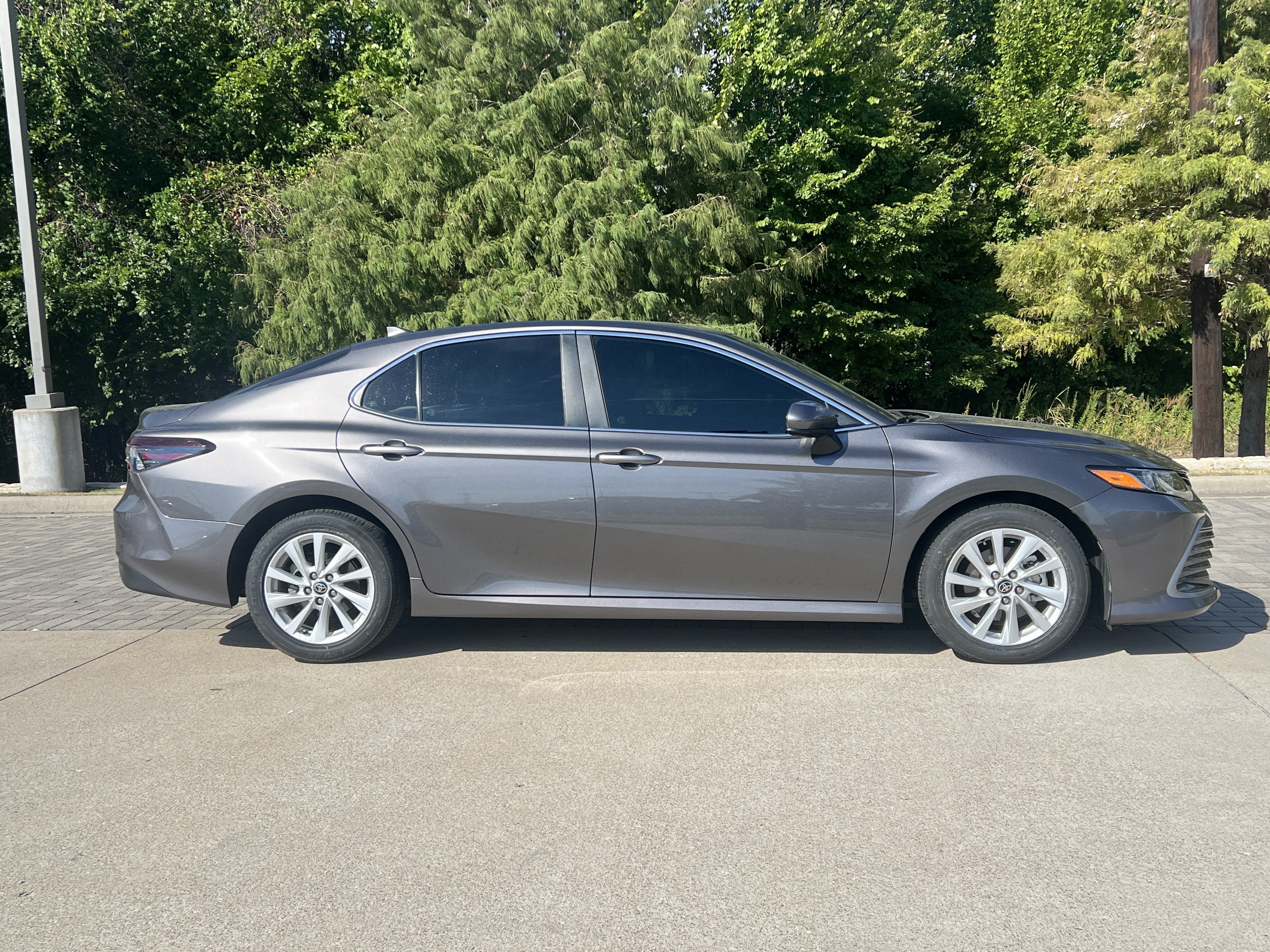 Used 2024 Toyota Camry LE FWD image 10