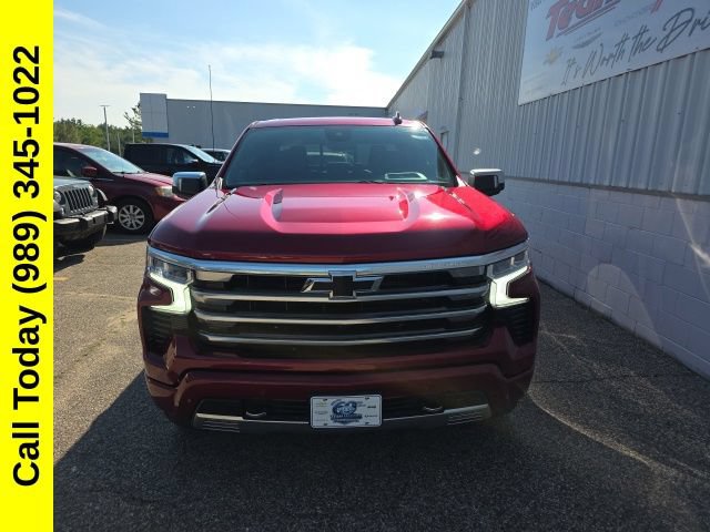 Used 2023 Chevrolet Silverado 1500 High Country w/ Technology Package AWD/4WD image 2