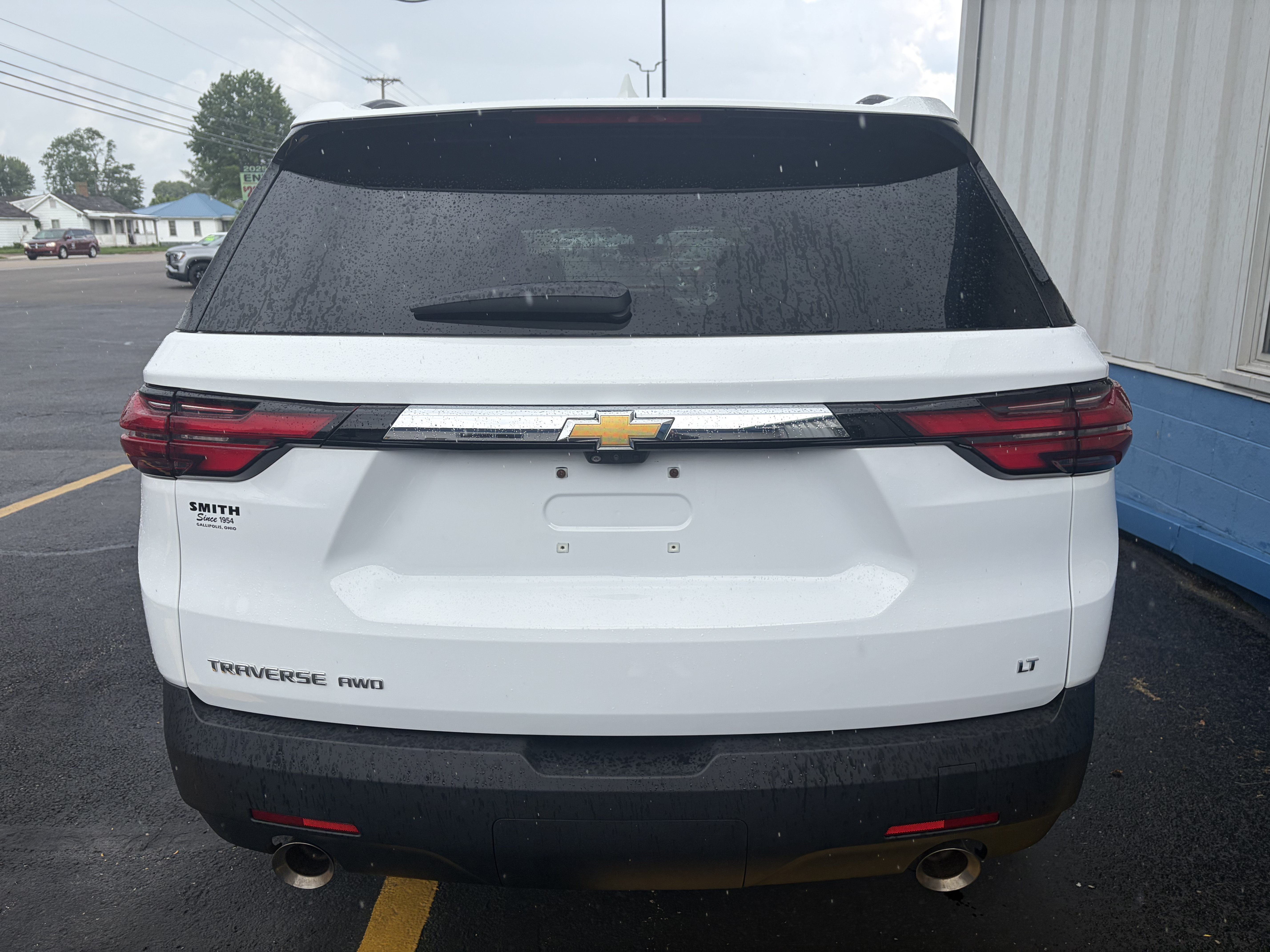 Used 2023 Chevrolet Traverse LT w/ LT Premium Package AWD/4WD image 3