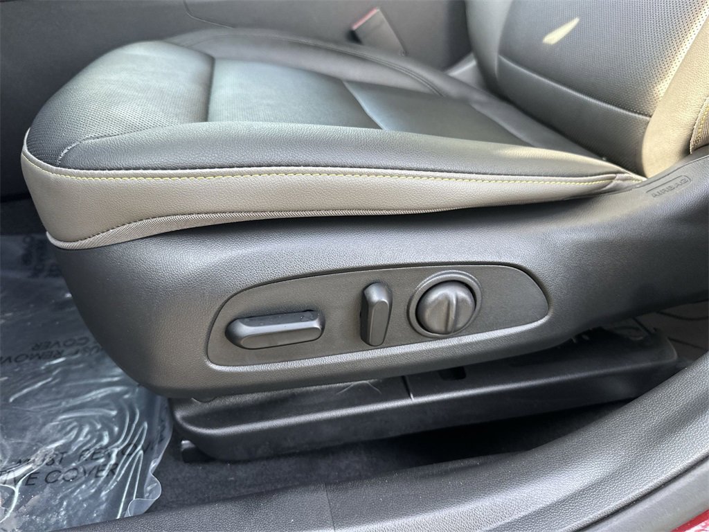 Used 2024 Chevrolet Trax ACTIV w/ Driver Confidence Package image 12