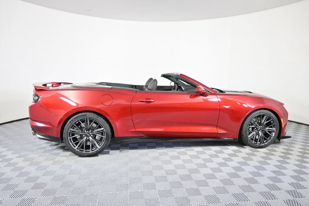 Used 2021 Chevrolet Camaro ZL1 w/ LPO, ZL1 Protection Package RWD image 7