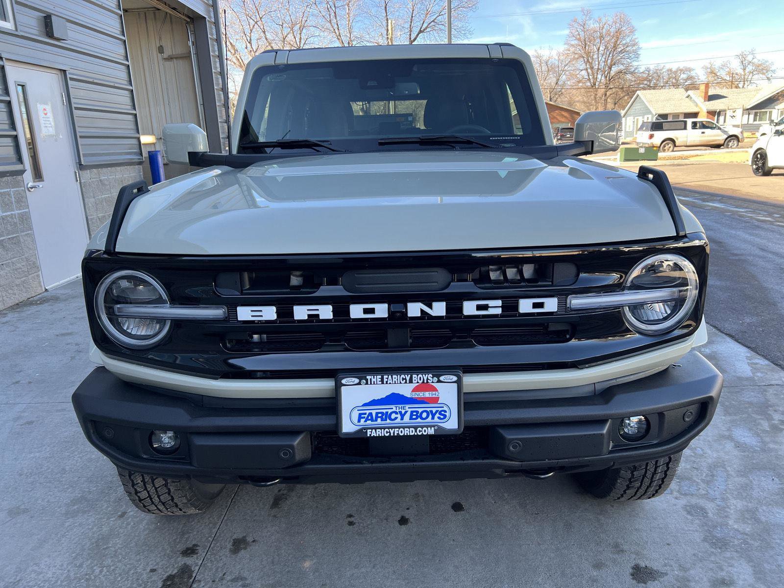 New 2025 Ford Bronco Outer Banks image 3