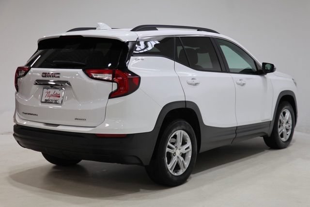Used 2024 GMC Terrain SLE w/ Driver Convenience Package AWD/4WD image 8
