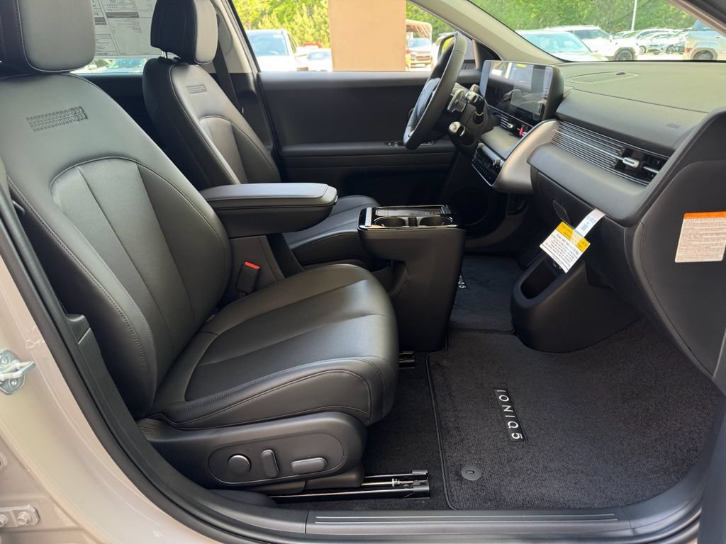 New 2025 Hyundai Ioniq 5 SEL RWD image 18