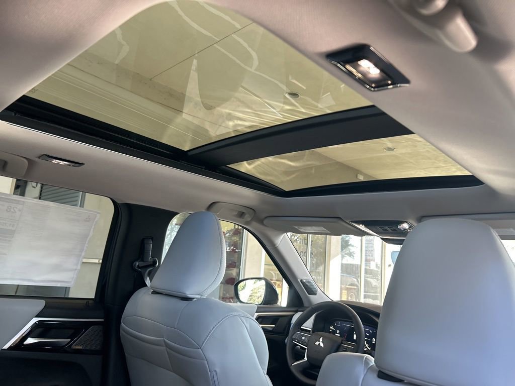 New 2026 Mitsubishi Outlander SE image 30