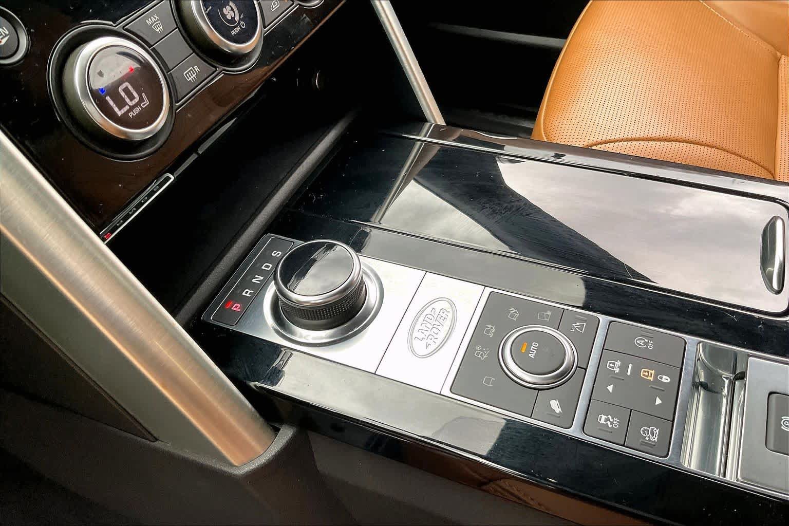 Used 2019 Land Rover Discovery HSE Luxury AWD/4WD image 17