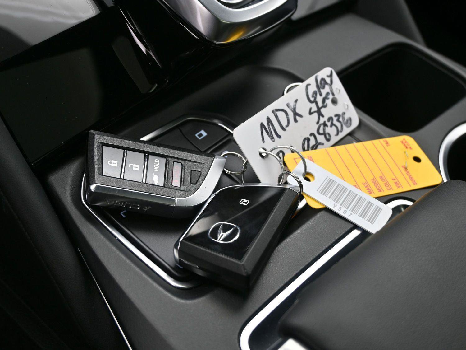 Used 2024 Acura MDX SH-AWD w/ Technology Package image 6