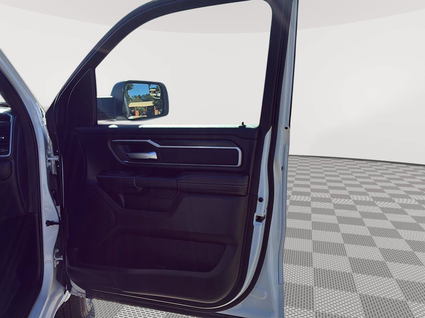 Used 2025 RAM 1500 Big Horn AWD/4WD image 11