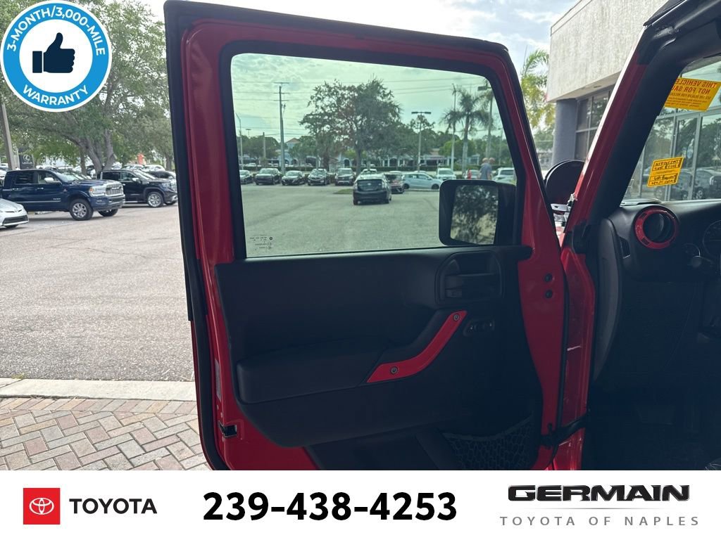 Used 2017 Jeep Wrangler Unlimited Sahara w/ Max Tow Package AWD/4WD image 15