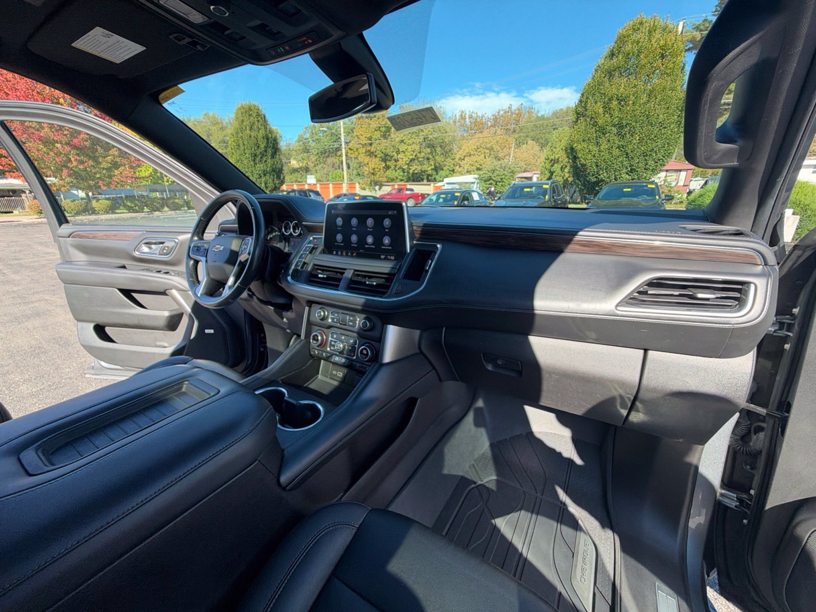 Used 2021 Chevrolet Suburban LT w/ Rear Media and Nav Package AWD/4WD image 34