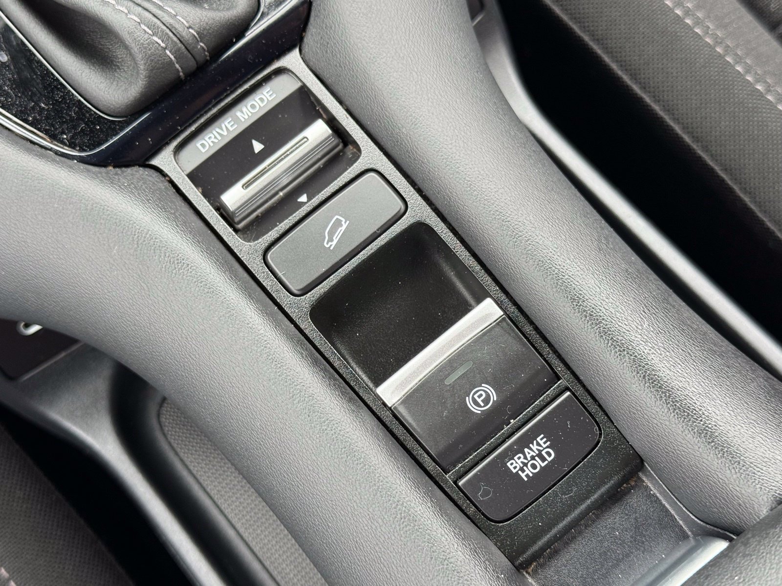 Used 2024 Honda HR-V LX image 29