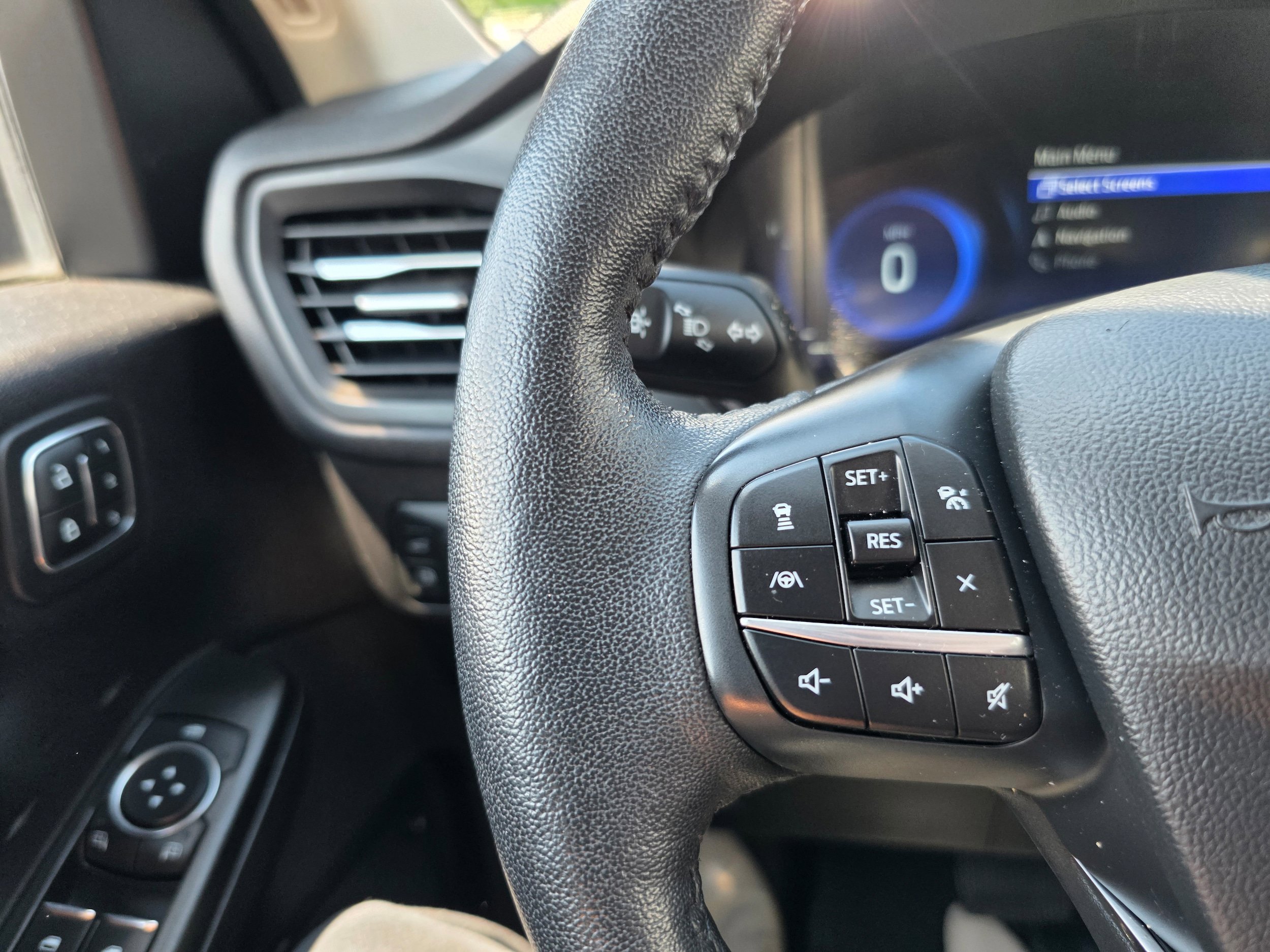 Used 2020 Ford Escape Titanium FWD image 15