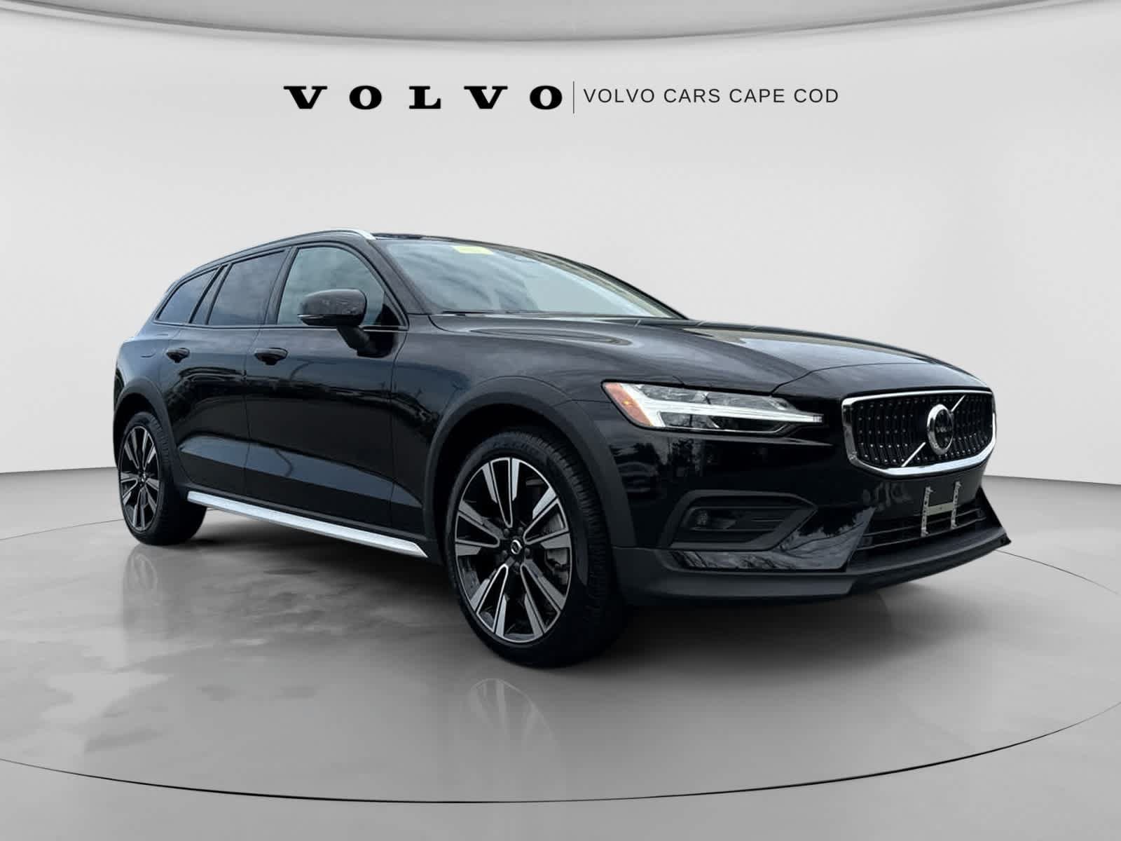 Used 2026 Volvo V60 B5 Cross Country Ultra w/ Protection Package Premier AWD/4WD image 1