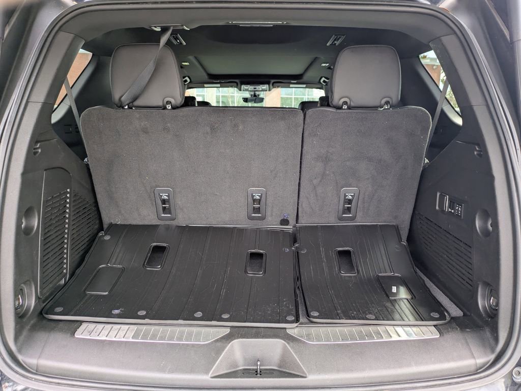 Used 2022 GMC Yukon Denali w/ Advanced Technology Package image 13