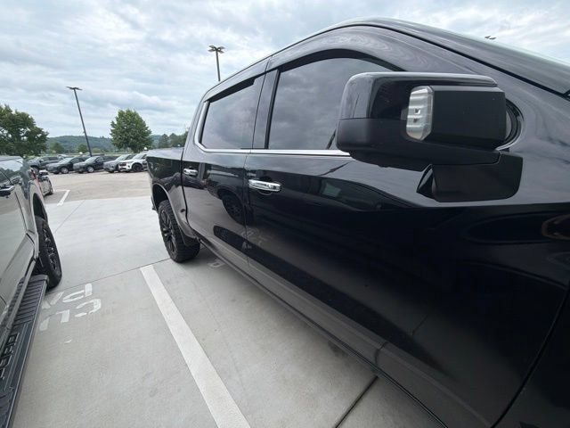 Used 2020 Chevrolet Silverado 1500 High Country w/ Technology Package AWD/4WD image 13