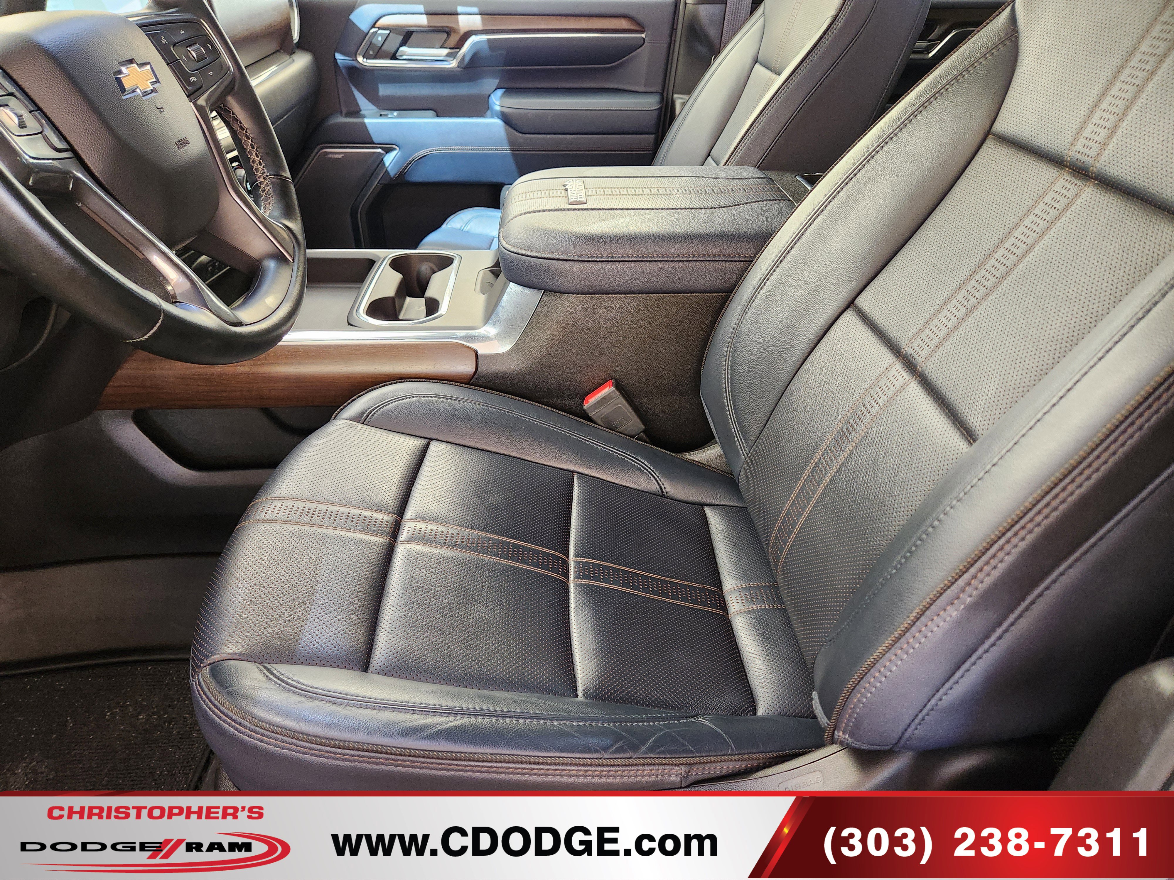 Used 2024 Chevrolet Silverado 2500 High Country w/ High Country Premium Package AWD/4WD image 17