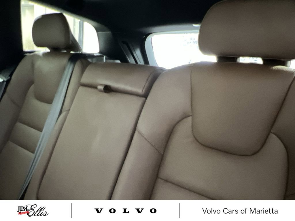 Used 2025 Volvo V60 B5 Cross Country Plus image 23