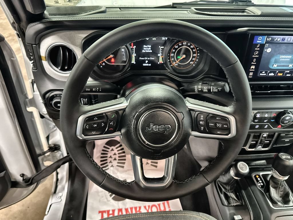 Used 2026 Jeep Wrangler Unlimited Sahara AWD/4WD image 17