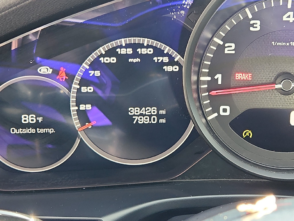 Used 2019 Porsche Panamera 4 AWD/4WD image 21