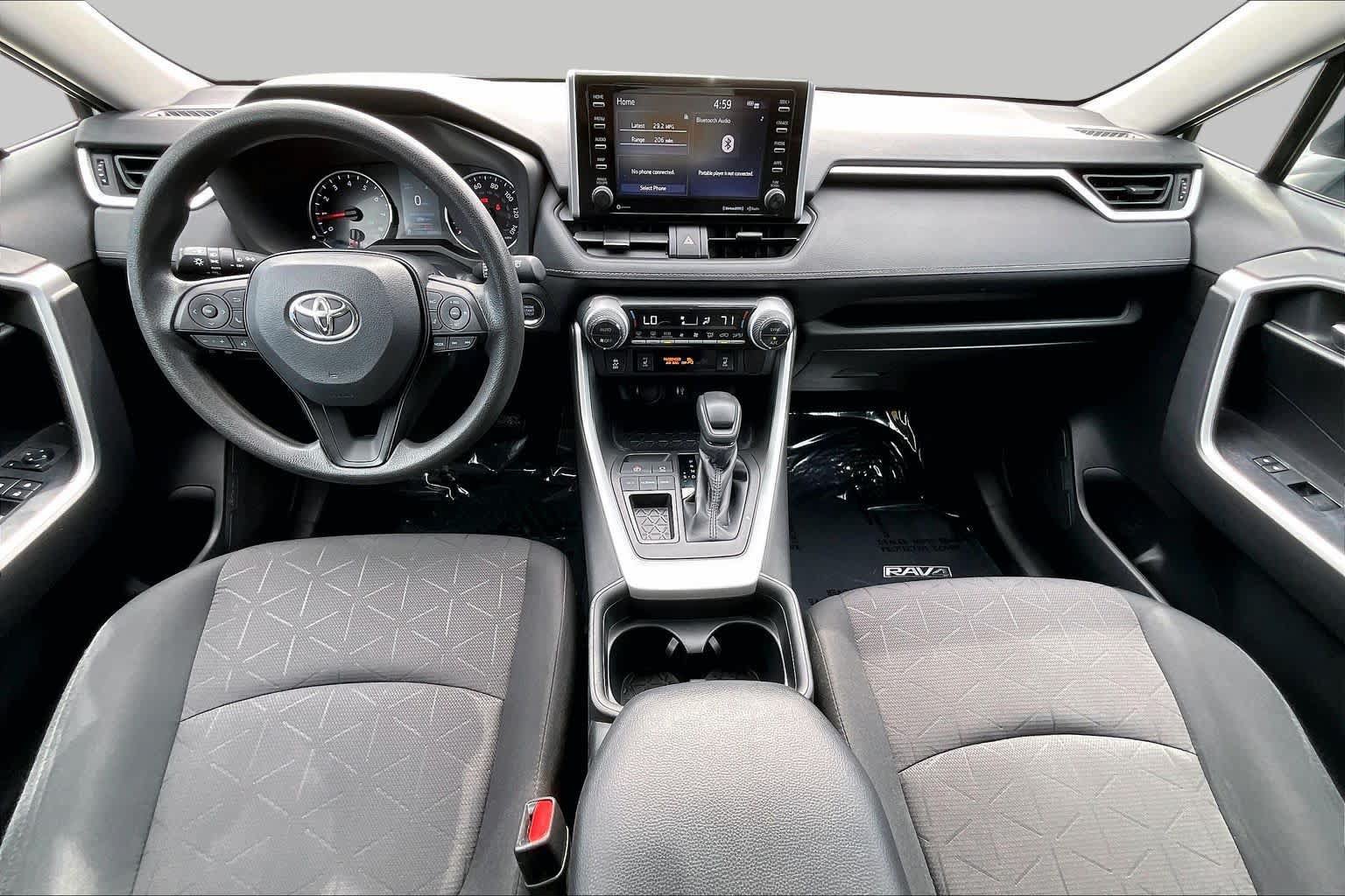 Used 2019 Toyota RAV4 XLE FWD image 16