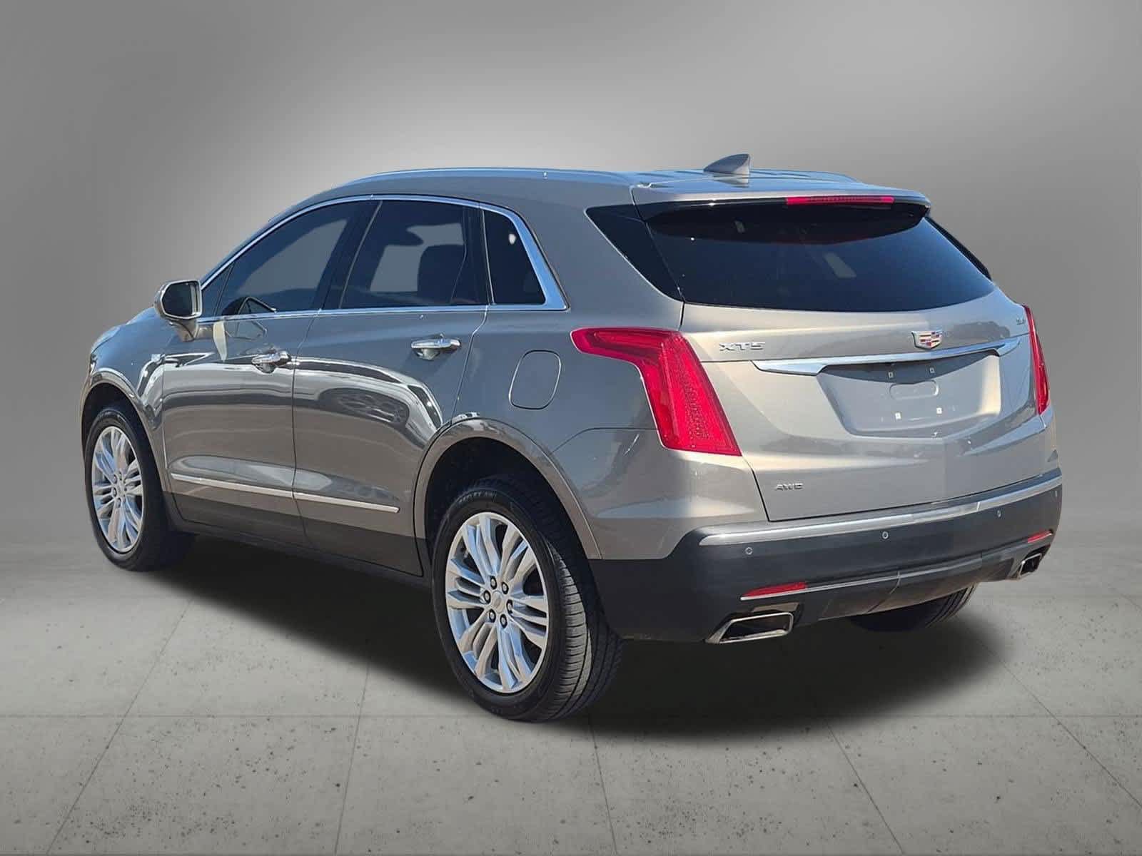 Used 2018 Cadillac XT5 Premium Luxury AWD/4WD image 4