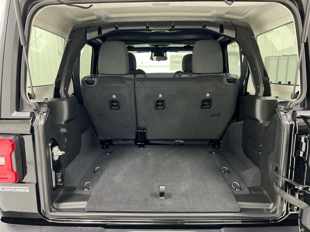 New 2026 Jeep Wrangler Unlimited Rubicon AWD/4WD image 22