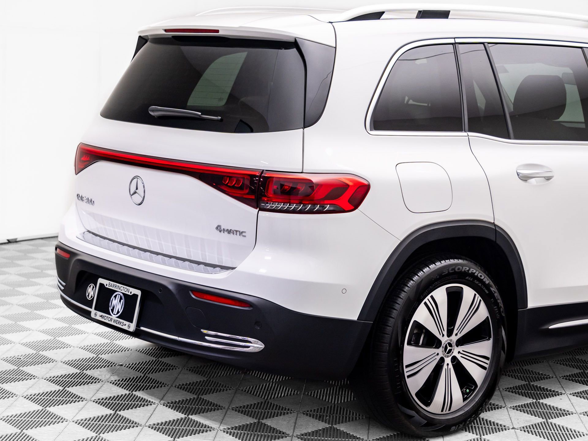 Used 2023 Mercedes-Benz EQB 300 4MATIC w/ Exclusive Package image 36