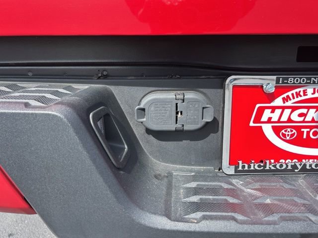 Used 2022 Toyota Tacoma SR image 9