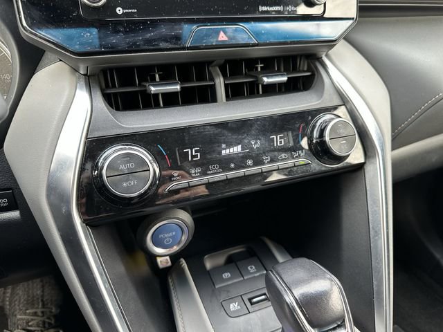 Used 2022 Toyota Venza LE image 18